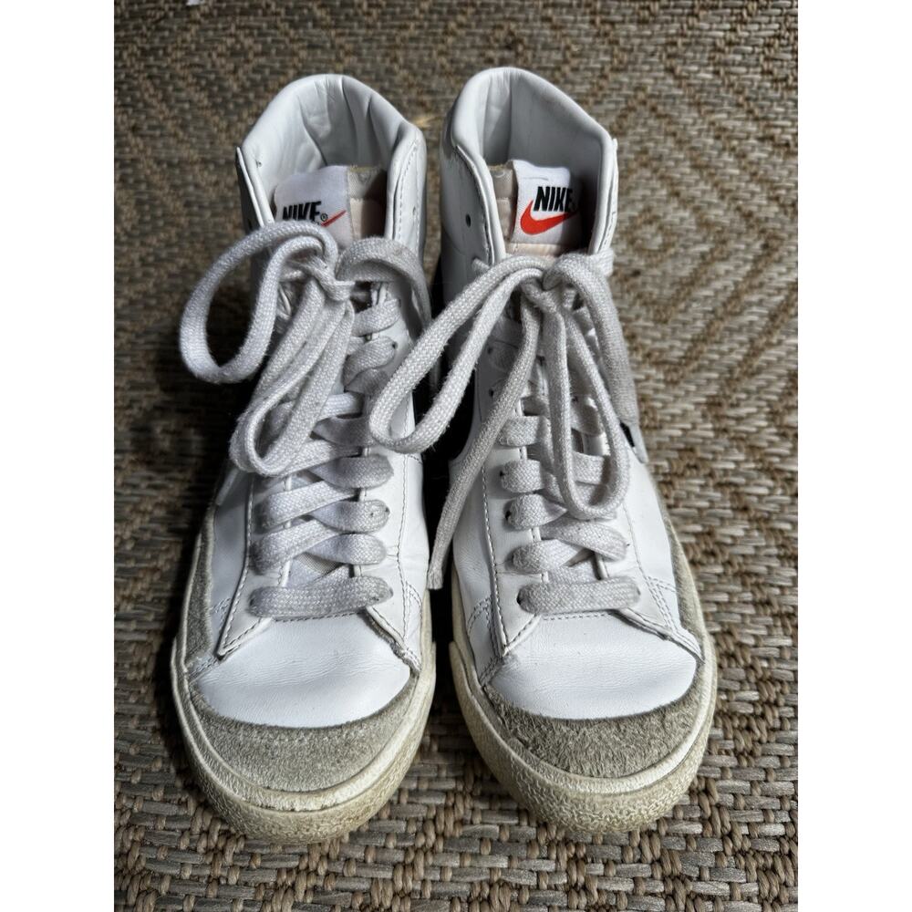 Nike Shoes Womens 6 Blazer Mid 77 Vintage Lace Up Sports Sneakers White Leather